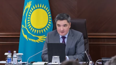 Премьер-министр потребовал наказать руководство КГД и Комитета автодорог за срыв сроков модернизации пунктов пропуска