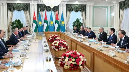 Токаев и король Иордании провели расширенные переговоры в Акорде