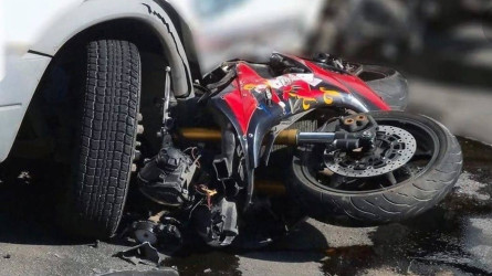 Ақмолада мотоциклмен мінген жасөспірім ауыр жарақат алды
