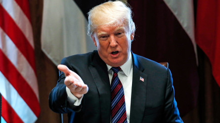 Reuters: АҚШ-та Трампқа қарсы шенеуніктерді қудалау жүріп жатыр