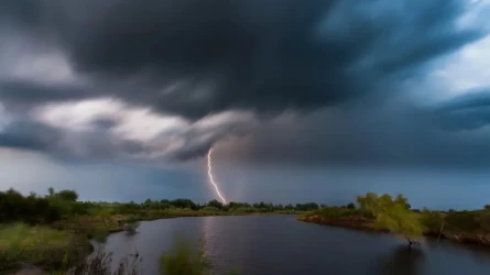 Циклон зальет Казахстан дождями