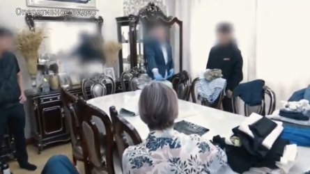 Деньги в вазе. Как КНБ задерживал вице-министра транспорта