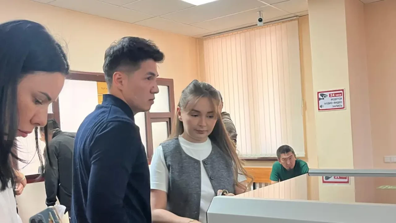 Астанада блогер Ерболат Жанабыловтың ісі сотта қаралып жатыр