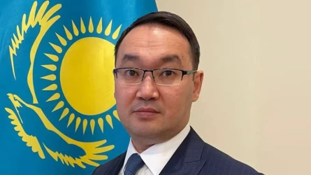 После визита в Нью-Йорк Токаев освободил Ержана Ашикбаева от должности посла Казахстана в США