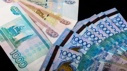Қазақстандықтар жаппай рубль сатып ала бастады