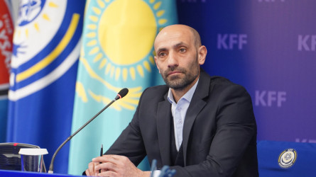 Қазақстан құрамасының бас бапкері масқара жеңілістен кейін отставкаға кетті