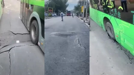 "Асфальт не выдержал": в Алматы автобусы застряли в новом дорожном покрытии