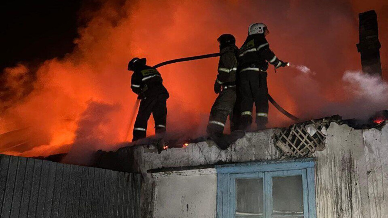 Павлодар облысында өрттен екі бала көз жұмды