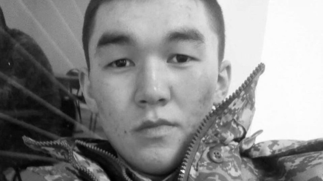 «Қол-аяғы байлаулы, аузына қолғап тығылған»: Жаркентте қаза тапқан капитанның ісіне сот нүкте қойды