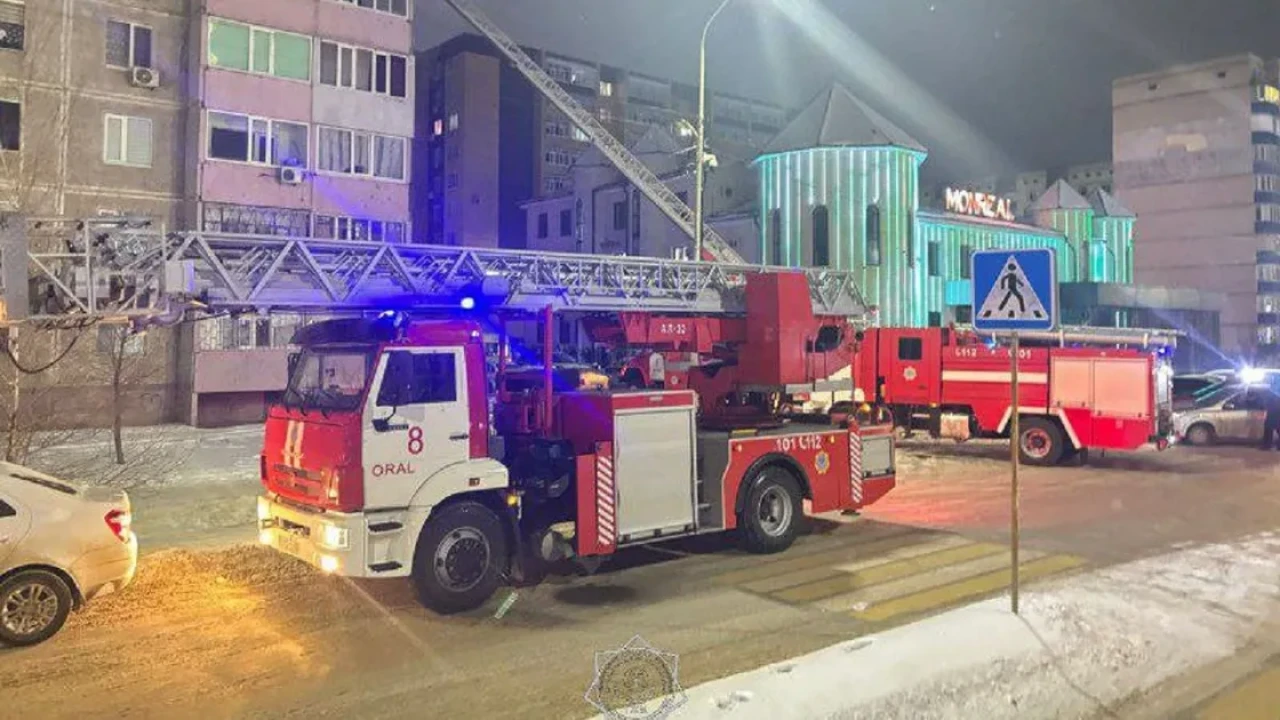 Оралда бес қабатты үйден өрт шықты