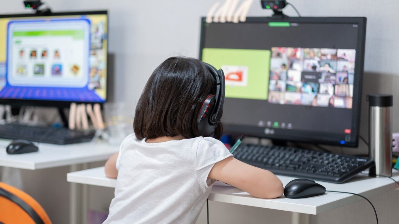 Астанада екінші ауысымдағы бастауыш сыныптар қашықтан оқуға көшті