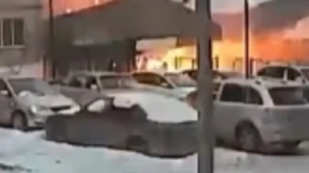 Хромтаудағы жарылыстан өртенген ғимарат құлады (ВИДЕО)