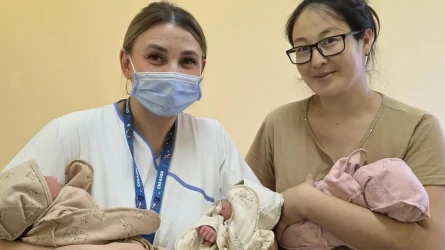 Қостанайлық келіншектің үш ұлдан кейін үшем қыздары дүниеге келді