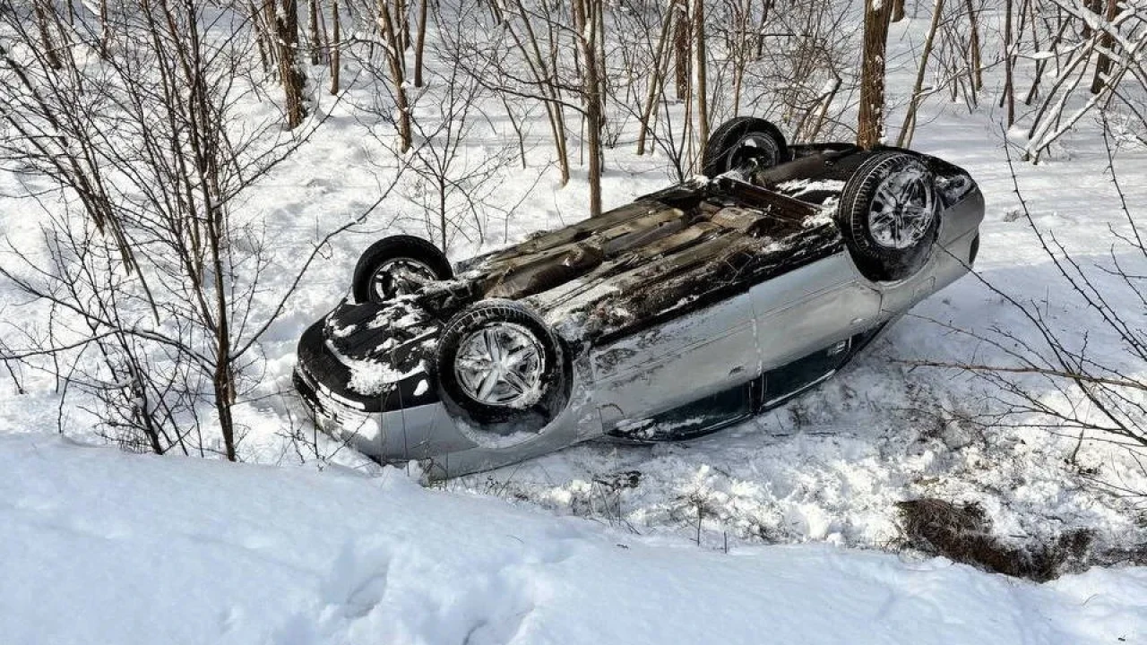 СҚО-да көлік аударылып, рөлде отырған 19 жастағы жігіт қаза тапты