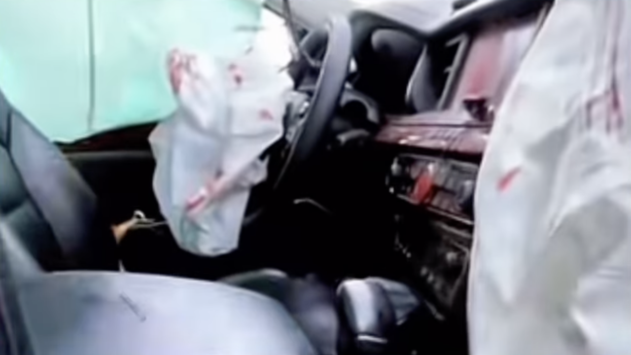 Қазығұрттағы жантүршігерлік жол апатынан үш адам қаза тапты