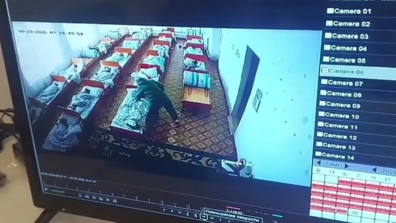 В детском саду Шалкарского района произошёл инцидент с ребёнком: случившееся попало на видео
