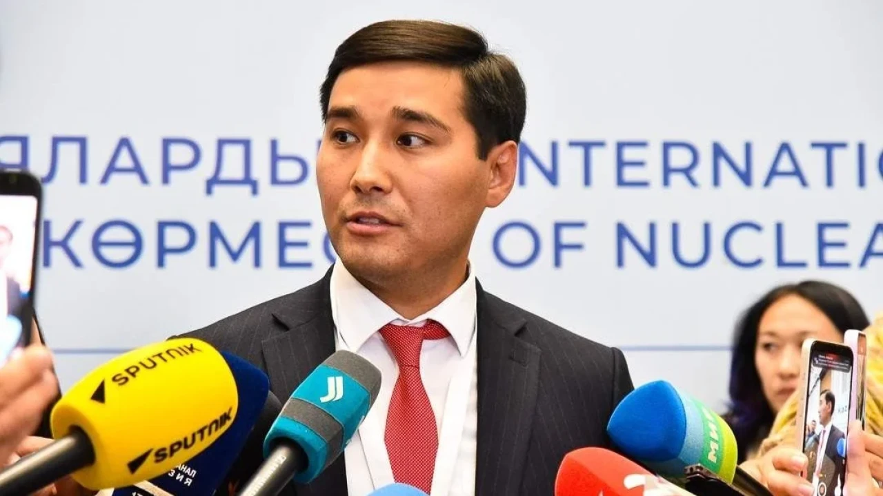 Атом өнеркәсібіндегі шенеунік қызметтен кетті: Мемлекет басшысы шешім шығарды