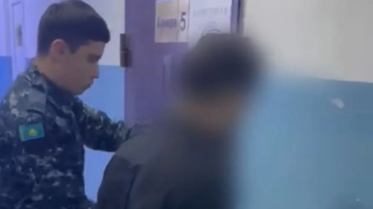 Ақтөбеде жанжал кезінде ер адам әйелді бауыздап кетті