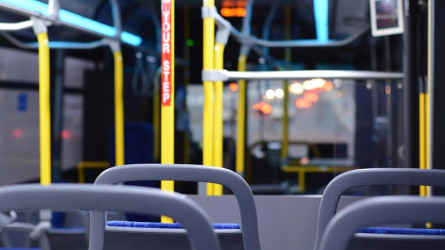 Петропавлда автобуста әйелге тиісқан ер адам жазаланды