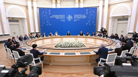 Токаев поручил пересмотреть подход к внедрению ИИ в промышленности Казахстана