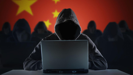 Қытайлық хакерлер AI сарапшыларын алдау үшін бұрынғы Ақ үй шенеунігінің атын пайдаланған