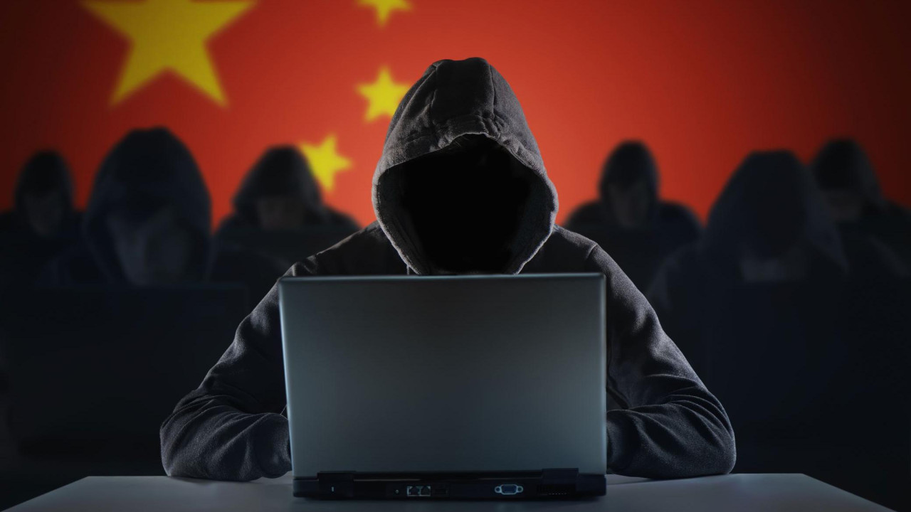 Қытайлық хакерлер AI сарапшыларын алдау үшін бұрынғы Ақ үй шенеунігінің атын пайдаланған
