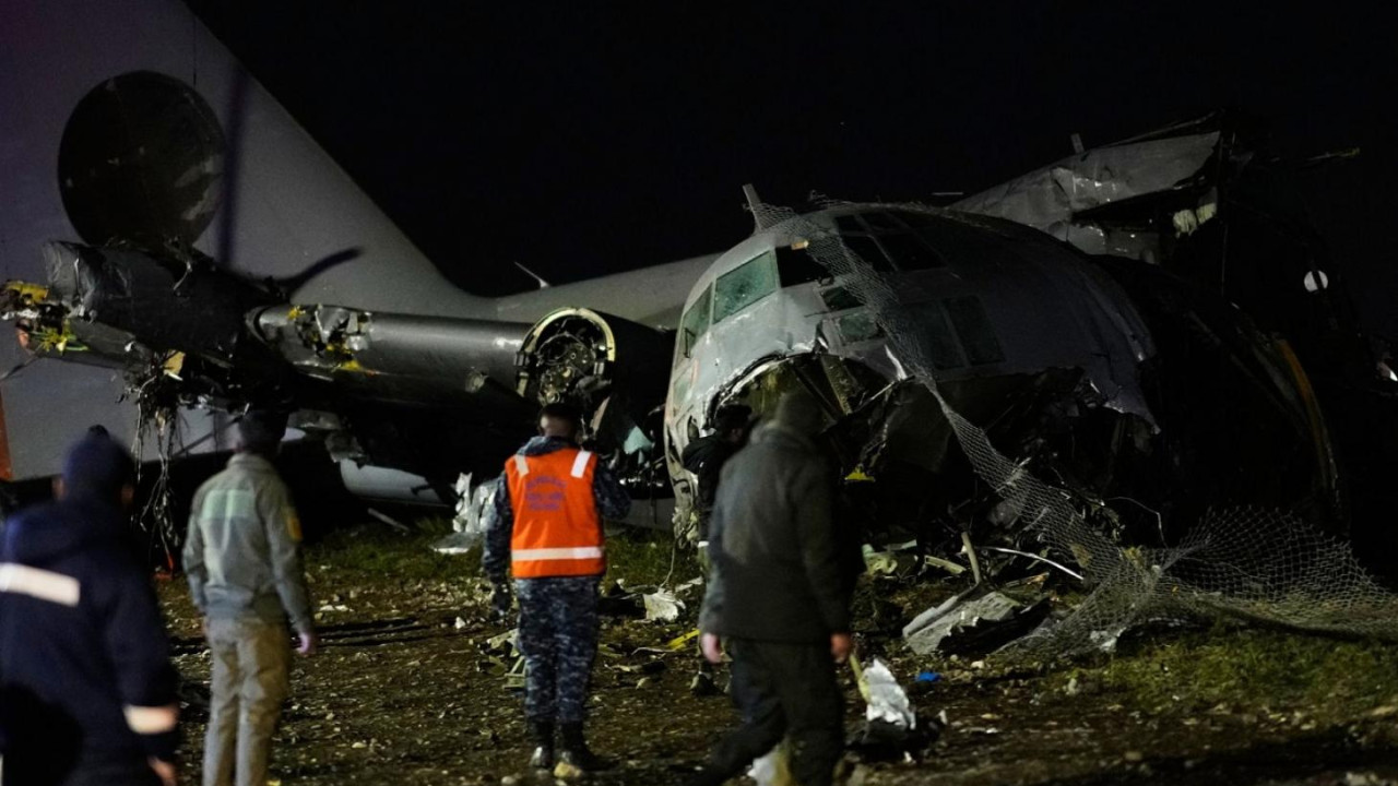 В Боливии разбился военный самолёт, перевозивший деньги: погибли 15 человек