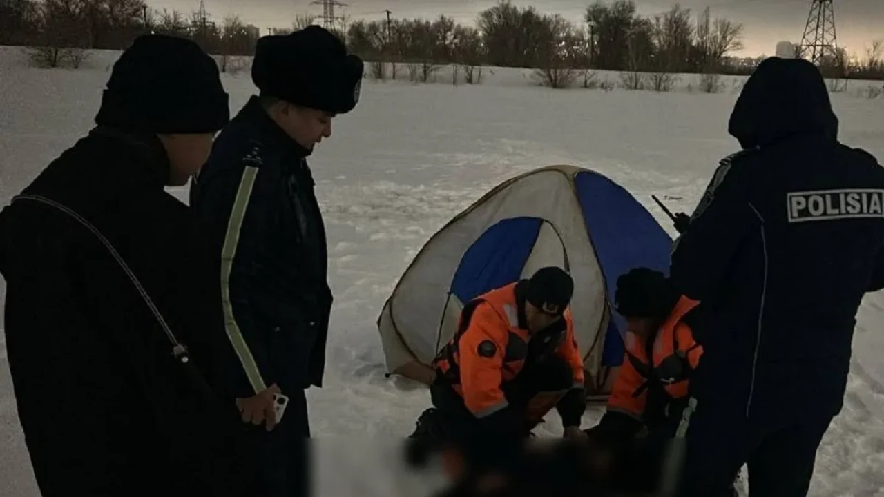 Астанада балықшы шатырдан өздігінен шыға алмай, құтқарушыларды шақырған