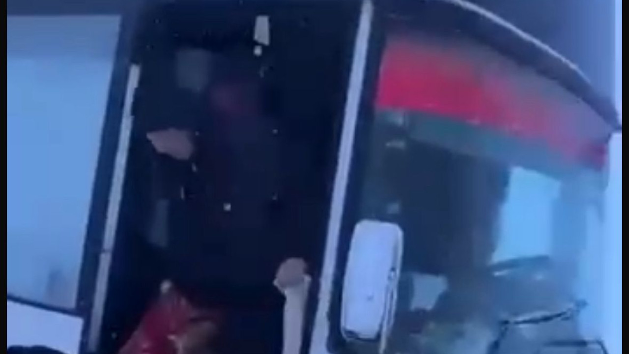 Пассажирский автобус столкнулся с Volkswagen на трассе «Саудакент – Тараз» в Жамбылской области