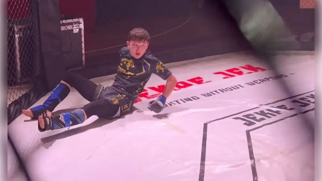 В Караганде 18-летний спортсмен впал в кому на турнире по боевым искусствам (ВИДЕО)