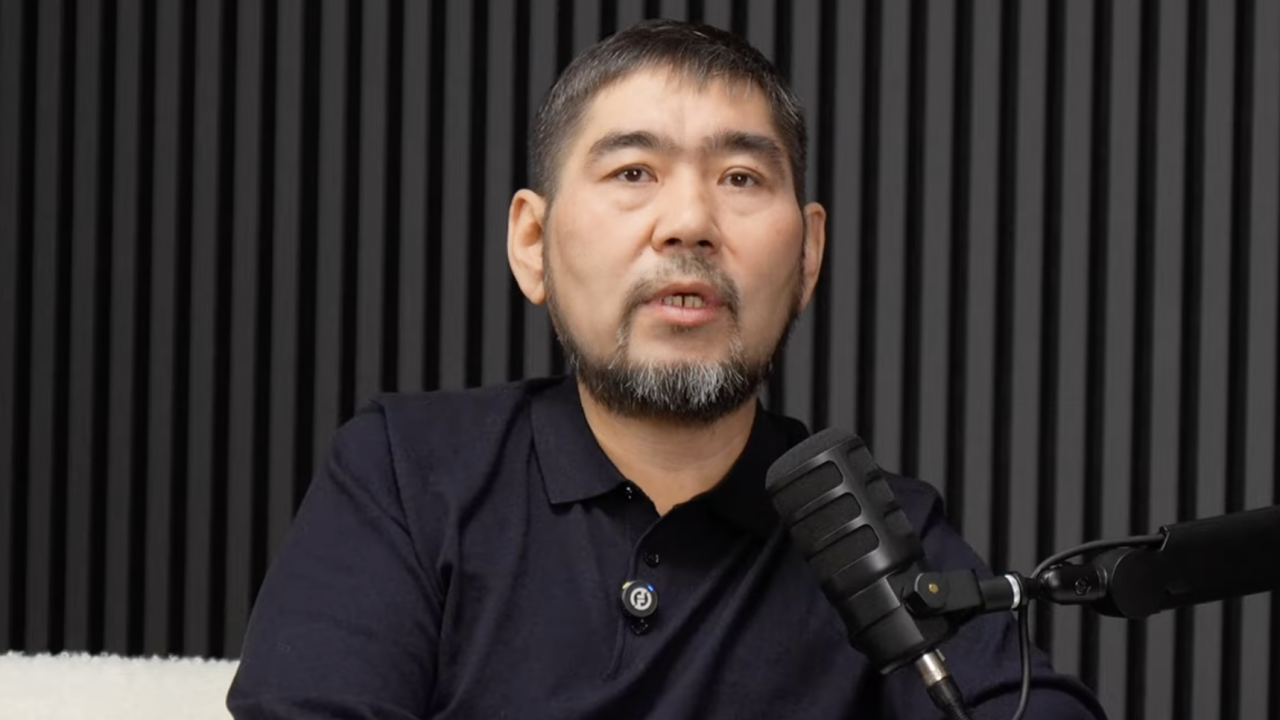 Балғынбек Имашев қарыздан құтылу үшін үйін сатып жібергенін айтты