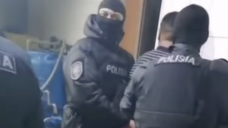 Алматыда ер адамға пышақпен шабуыл жасалды (ВИДЕО)