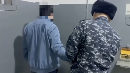 В Туркестанской области мужчина выстрелил в своего знакомого