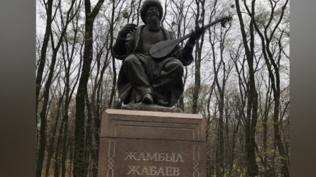 Киевте Жамбыл Жабаевқа арналған ескерткіш сүрілмейтін болды