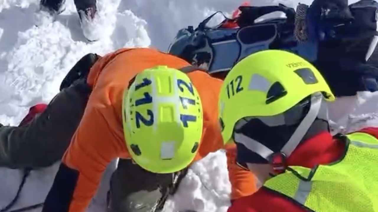 Алматы тауларында қар көшкіні жүріп, турист қаза тапты (ВИДЕО)