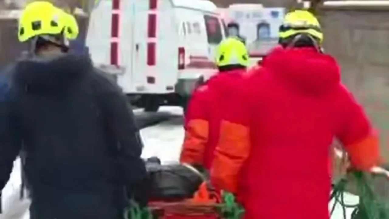 «Жамбасын сындырып алды»: Алматы тауларында 67 жастағы турист тікұшақпен құтқарылды (ВИДЕО)