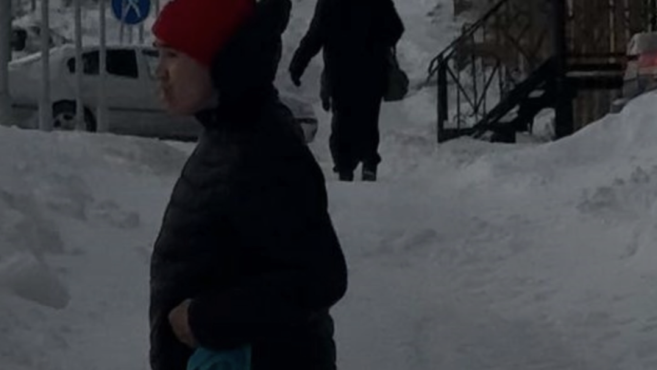 «Ұстап алып, ұрып-соқты»: Өскеменде белгісіз адам көшедегі адамдарға шабуыл жасаған