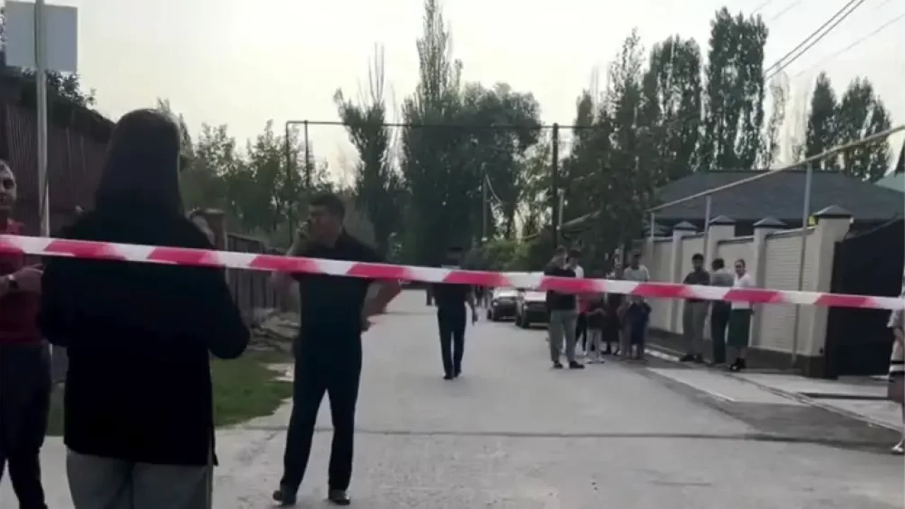 Талғарда 2 жасар қызды ұрлау, адам өлтіру ісі: Күдіктіні өмір бойына соттау сұралды