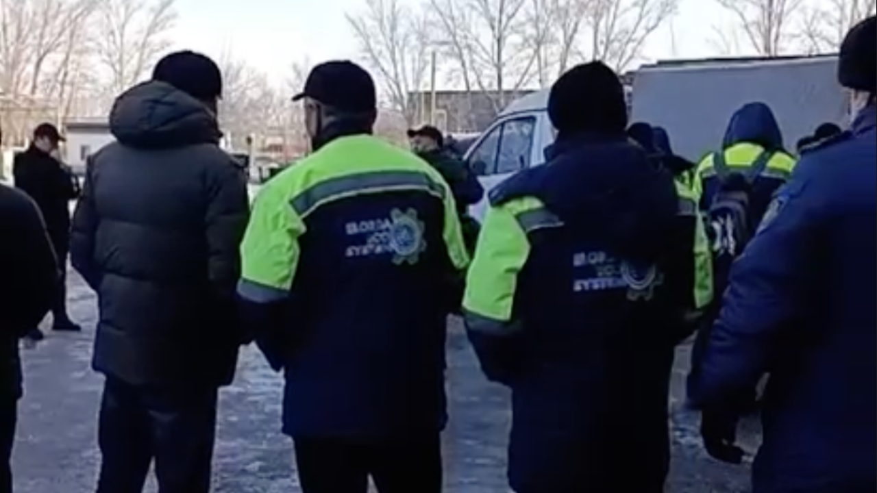 Астанада коммуналдық кәсіпорын жұмысшылары ереуілге шықты