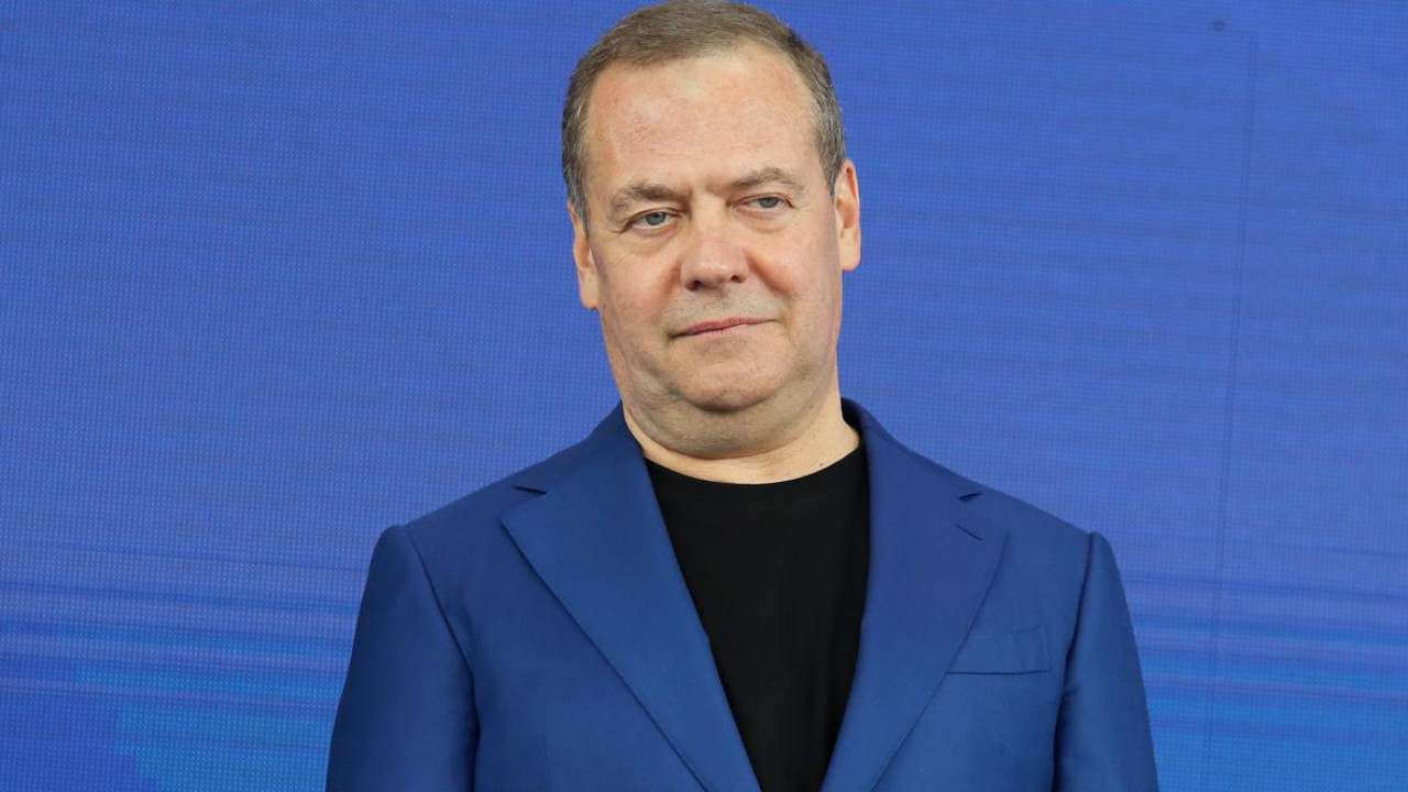 Медведев заявил о возможном «зомби-апокалипсисе» из-за США