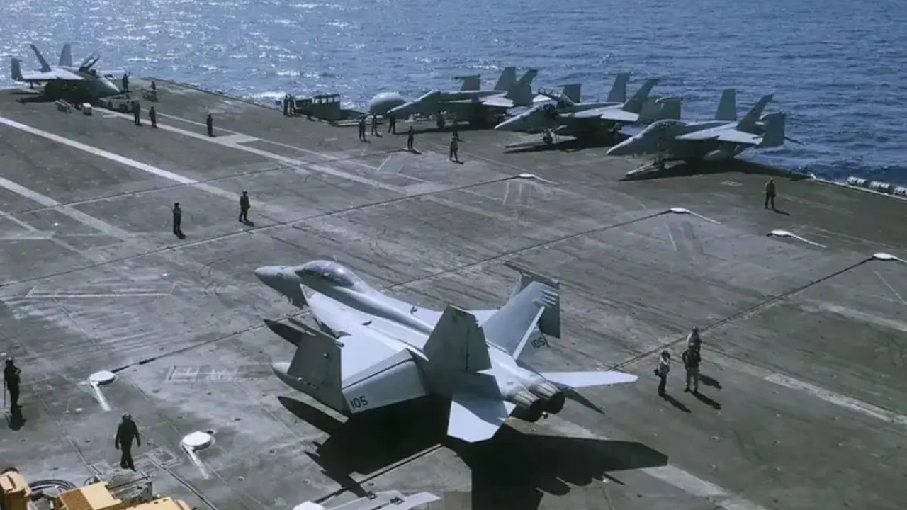 США усиливают присутствие на Ближнем Востоке: в регион направлен десантный корабль USS Tripoli