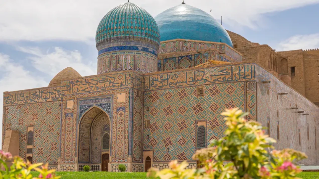 Казахстан готов предложить Туркестан в качестве площадки для переговоров США и Ирана