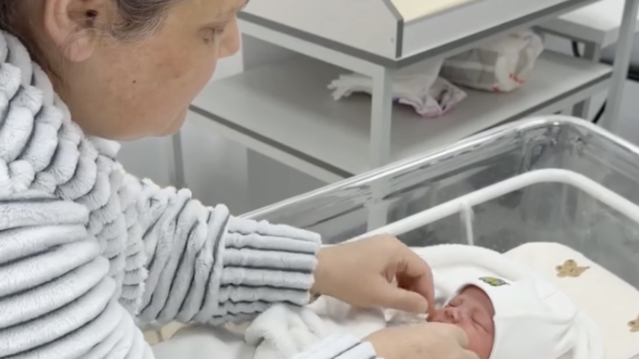 Теміртауда 48 жастағы әйел 13-баласын дүниеге әкелді