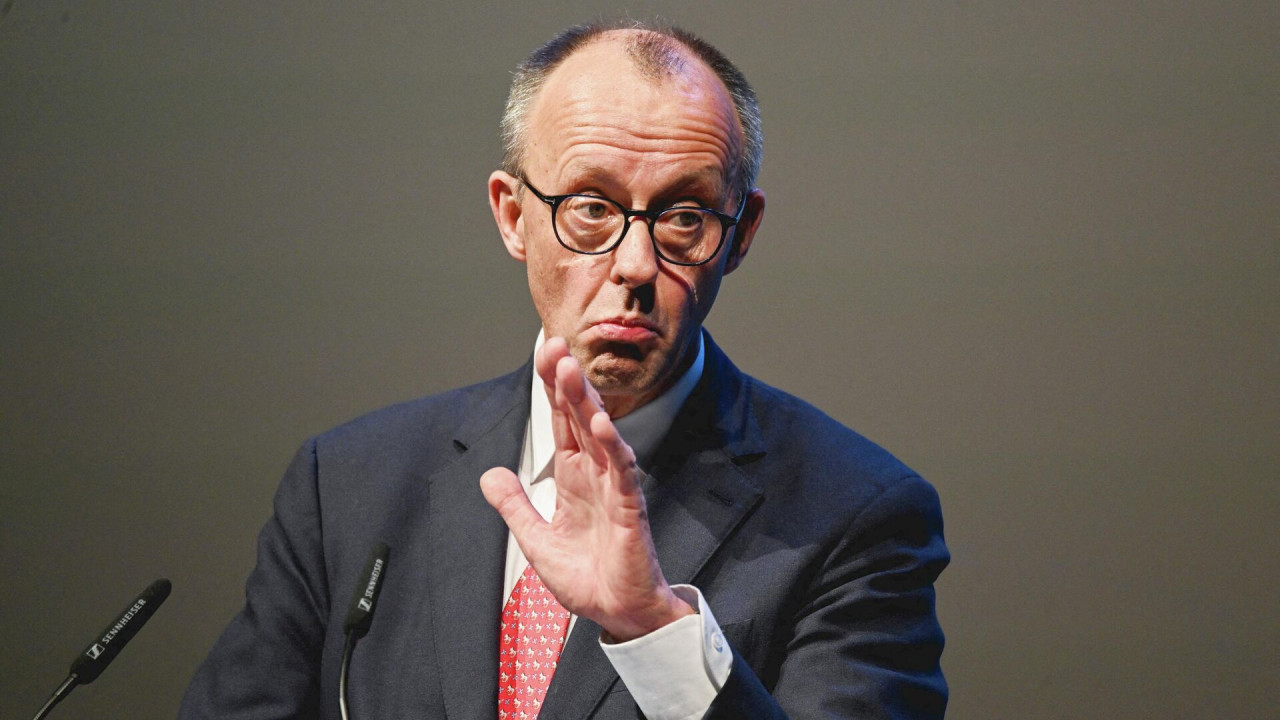 Германияда канцлерді балағаттаған оқушы тергеуге ілікті