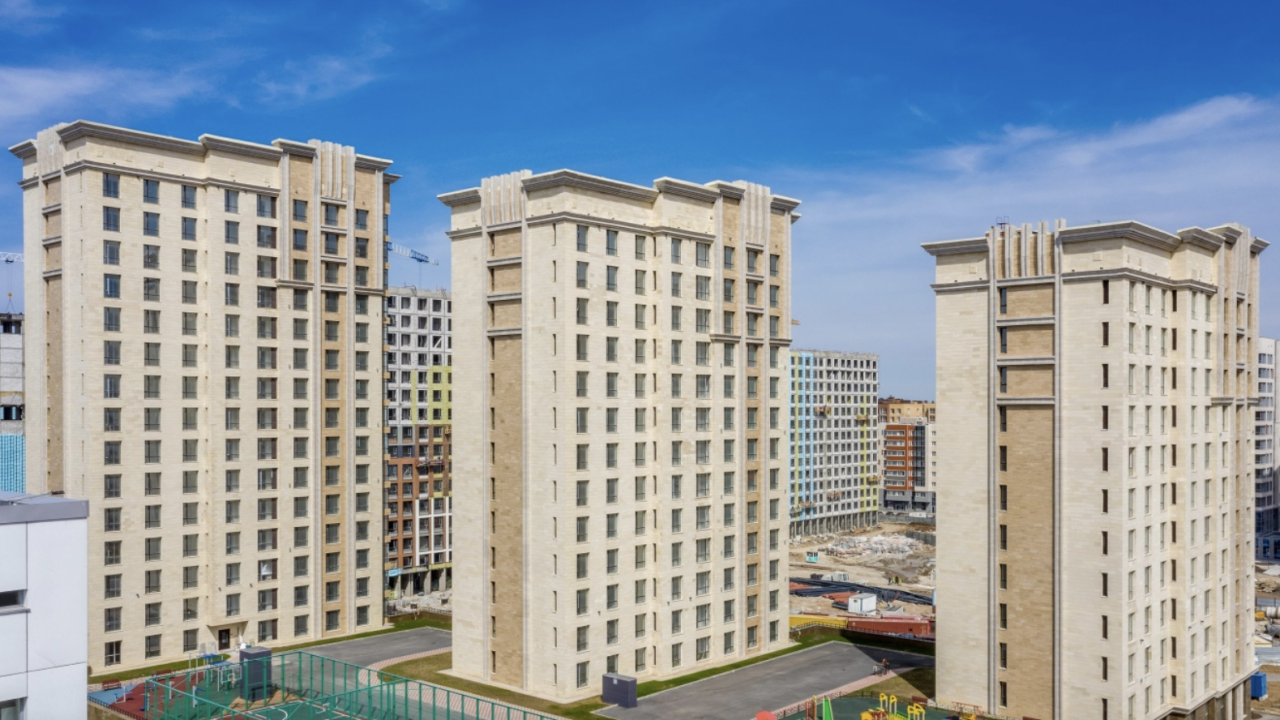 Астанада сатылған пәтерлерді қайта сатып, тұрғындарды 8 млрд теңгеге алдаған топ ұсталды