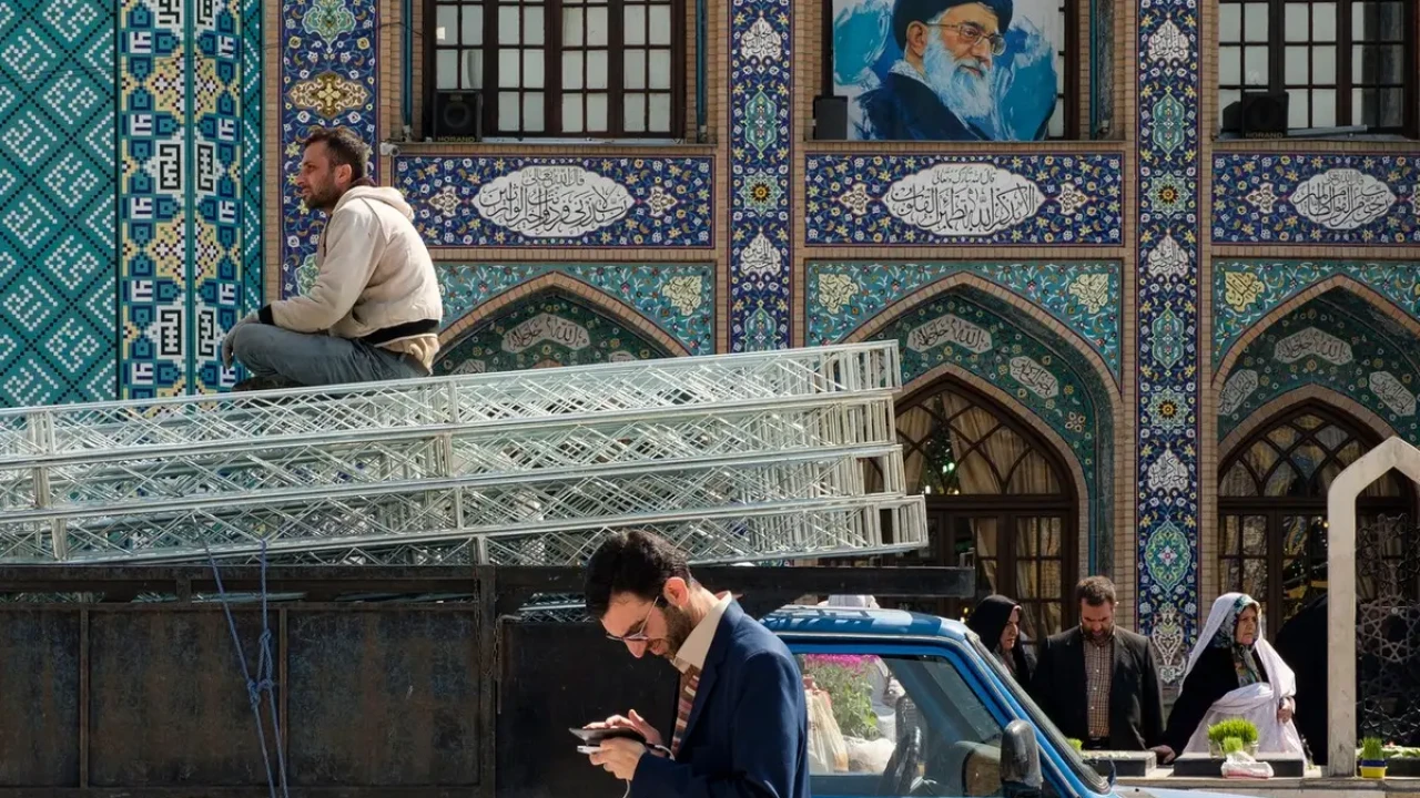 В Иране отложили государственные похороны аятоллы Али Хаменеи