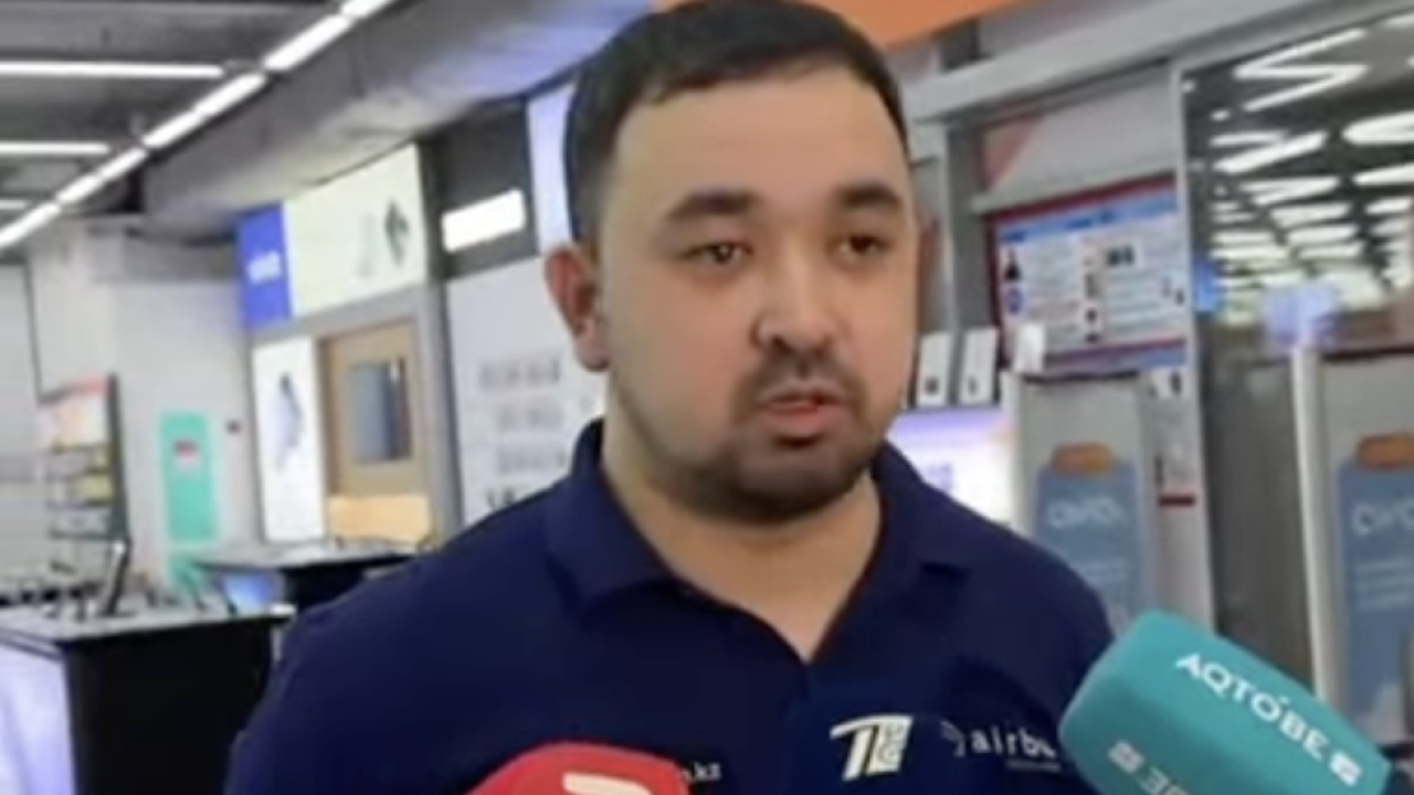 Ақтөбеде сатушы ер адамды алаяқтарға 10 млн теңге аударудан сақтап қалды