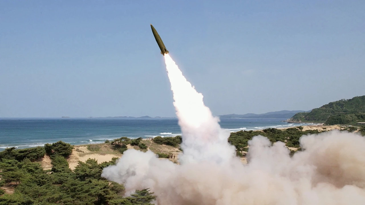 Солтүстік Кореяның Жапон теңізіне зымырандар ұшырды