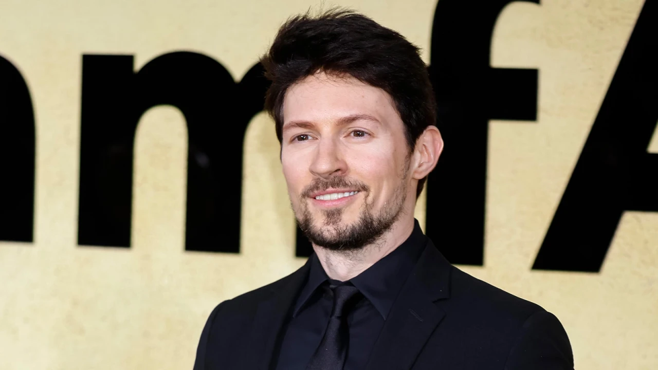 Павел Дуров WhatsApp-ты «алаяқтық» деп атады