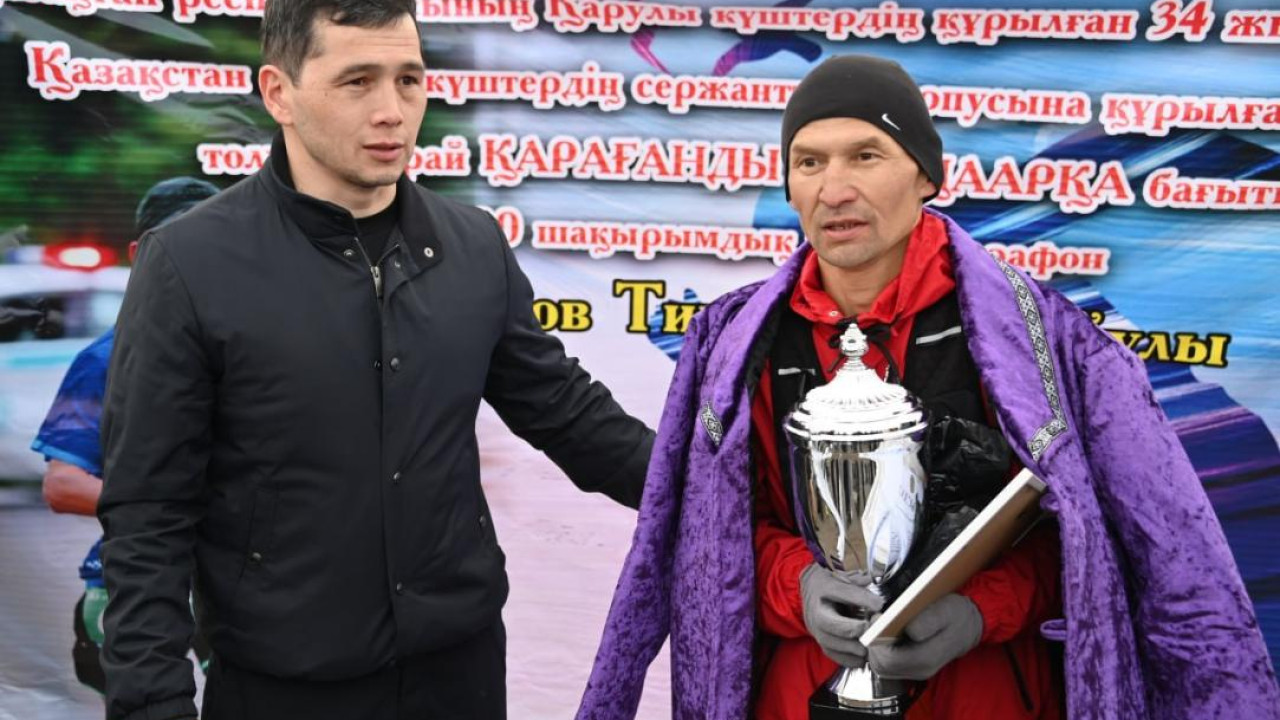 200 шақырымға жүгіру: қарағандылық сержант ультрамарафонда Қарулы күштердің жаңа рекордын орнатты